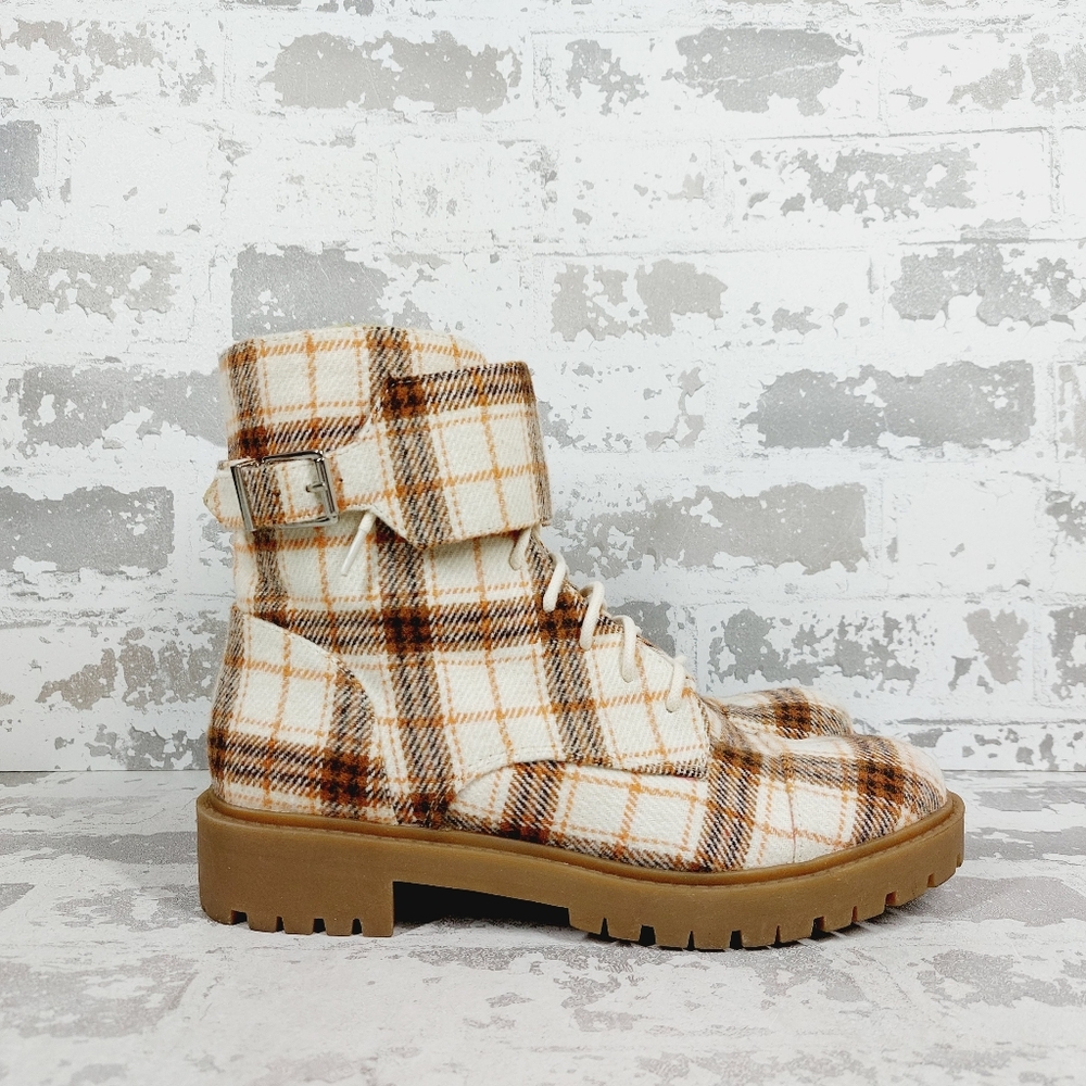 `New Jessica Simpson Karia Plaid Cream and Brown Ankle Boots D593 - Picture 5 of 11